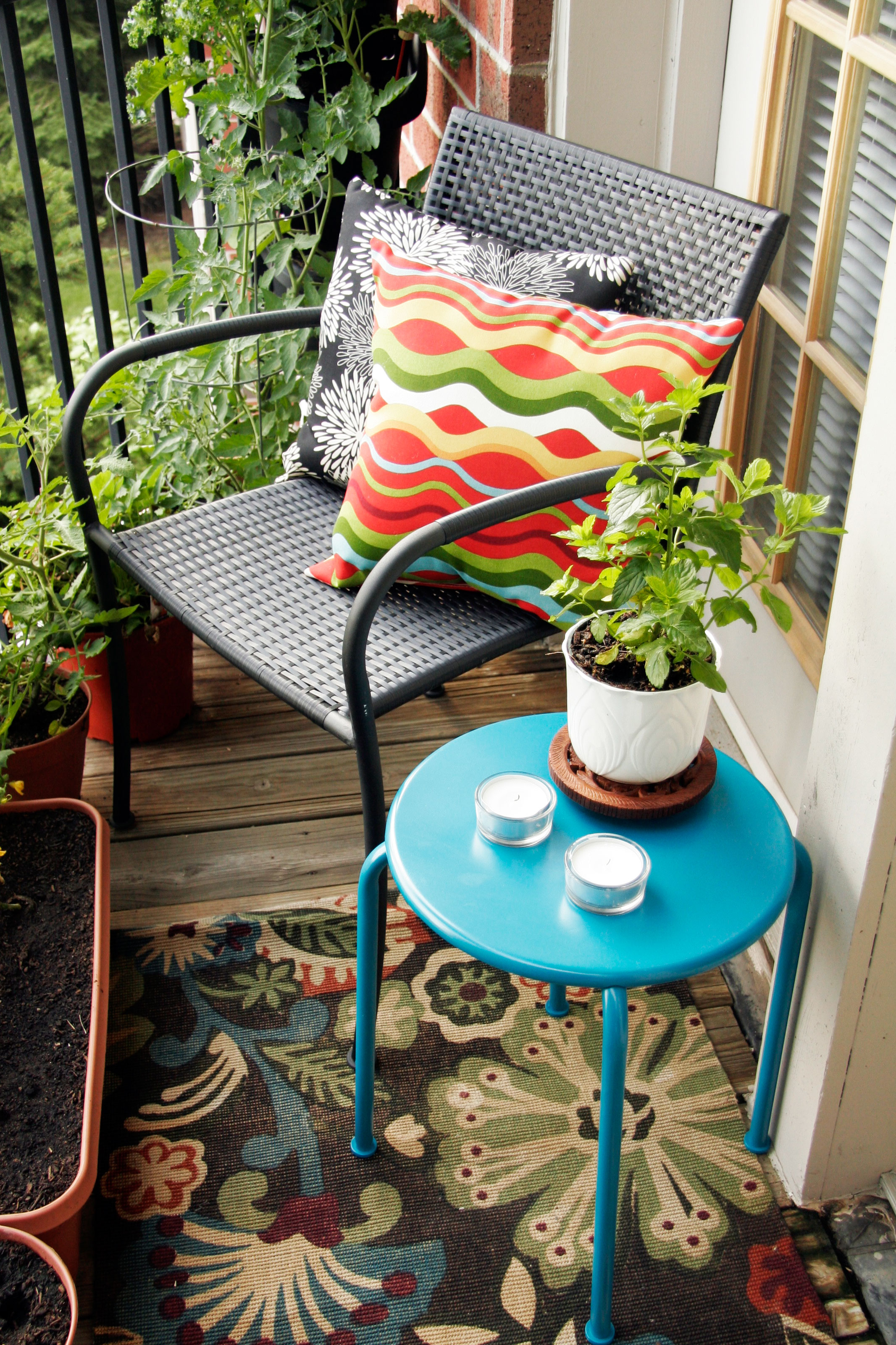 Small-balcony-with-a-tiny-decorative-table