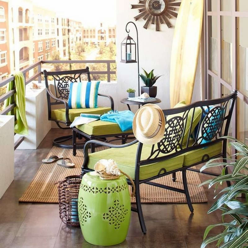 Small-green-urban-balcony-